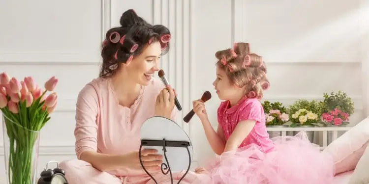 взрослой косметикой