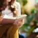 10 самых увлекательных книг, которые обсуждают весной 2025