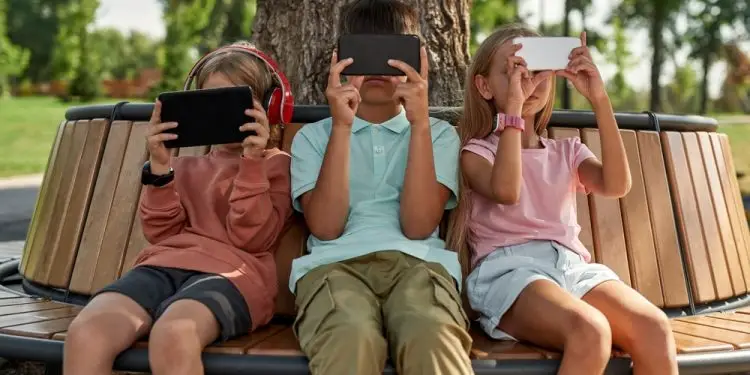 Поколение Альфа: как воспитывать детей и расти вместе с ними в эпоху технологий