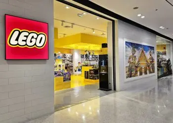 В LEGO представили волшебный замок для взрослых поклонниц Disney