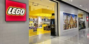 В LEGO представили волшебный замок для взрослых поклонниц Disney