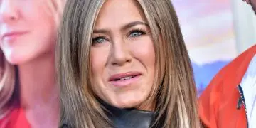 Мужчина протаранил ворота дома Дженнифер Энистон в Калифорнии