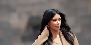 Ким Кардашьян дала показания по делу о нападении в Париже