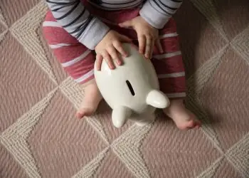 женщины в США всё чаще отказываются от материнства из-за денег