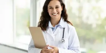 10 самых высокооплачиваемых профессий для женщин в США в 2025 году