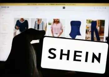 в США резко снизили тарифы на посылки из Китая