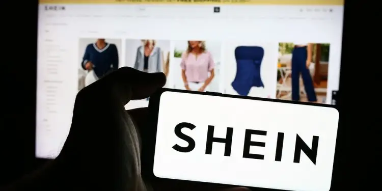 в США резко снизили тарифы на посылки из Китая