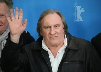 Жерару Депардье присудили срок и штраф за домогательства