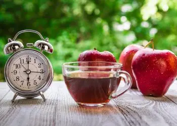 Чёрный чай и яблоки замедляют старение