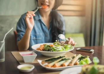 Всего одно изменение в питании резко улучшит состояние ваших волос и ногтей