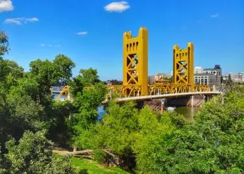 Сакраменто назван одним из лучших городов США для отпуска дома