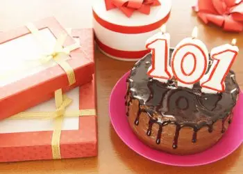 101-летняя женщина из Сакраменто