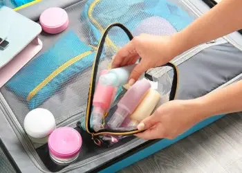 12 мини-средств, которые спасут ваш макияж