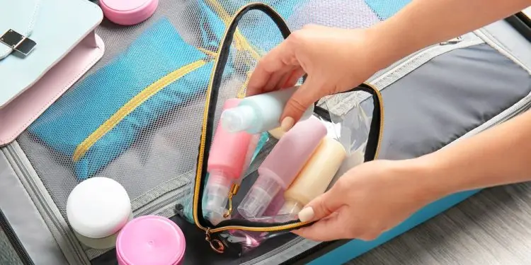 12 мини-средств, которые спасут ваш макияж