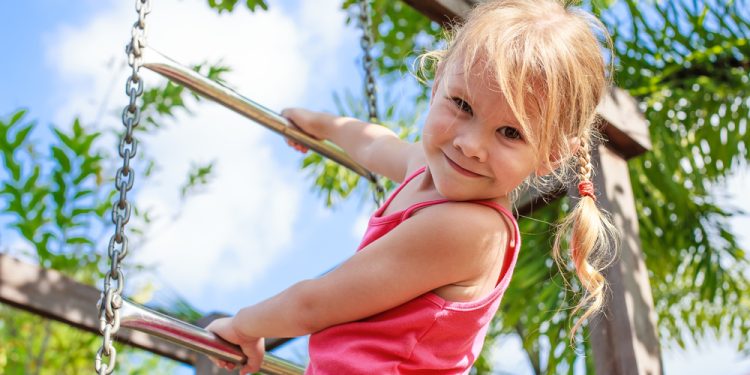 Миллениалы хотят, чтобы дети проводили лето "как в 90-х"