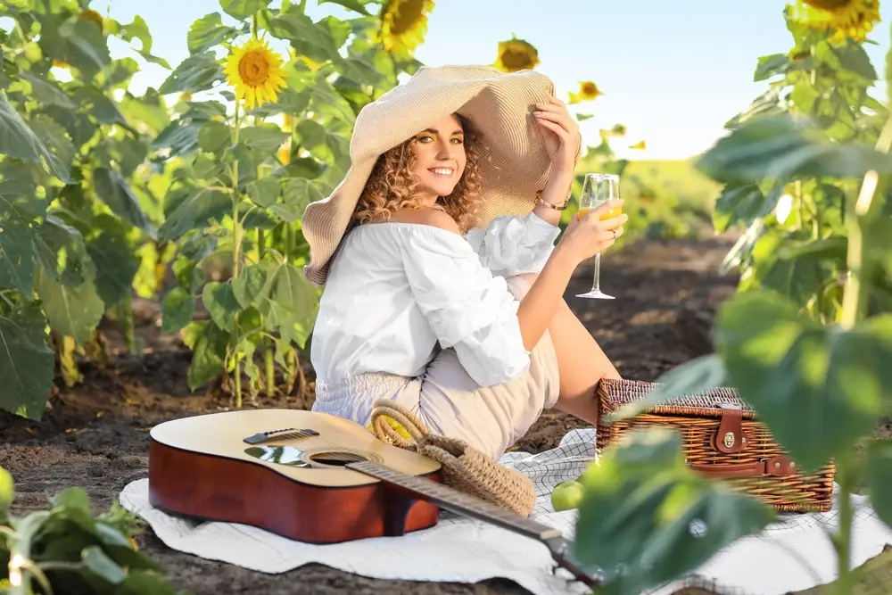 Пикник среди подсолнухов и лаванды