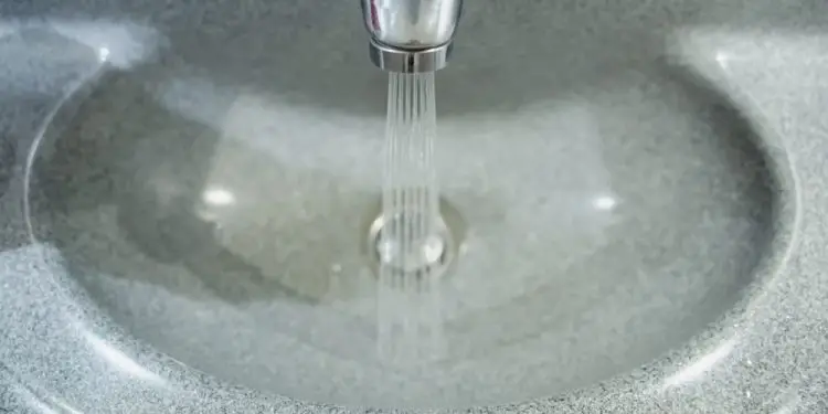 Никогда не пейте эти напитки в самолёте