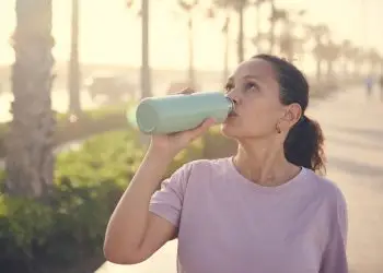 Walmart отзывает 850 000 термобутылок