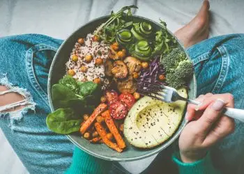 4 продукта, которые ухудшают запах тела