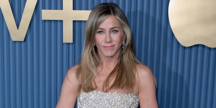 Дженнифер Энистон