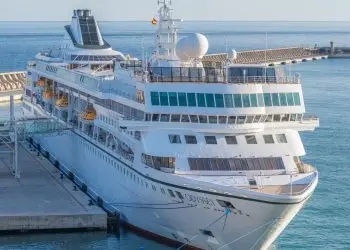 чительница из Калифорнии будет 15 лет жить на круизном лайнере