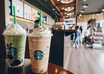 Starbucks появилась новая серия многослойных фраппучино