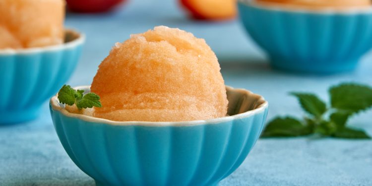 Персиковое мороженое на пахте