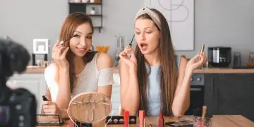 не делитесь этой косметикой и аксессуарами