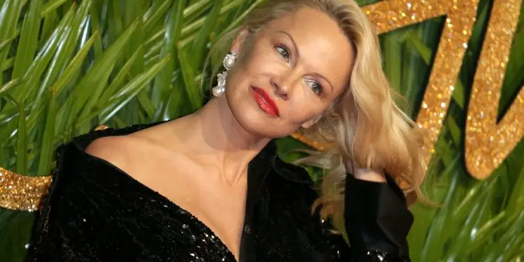 Памела Андерсон и Лиам Нисон стали парой?