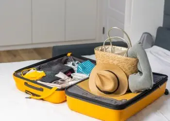 запретили провозить в авиабагаже женские аксессуары