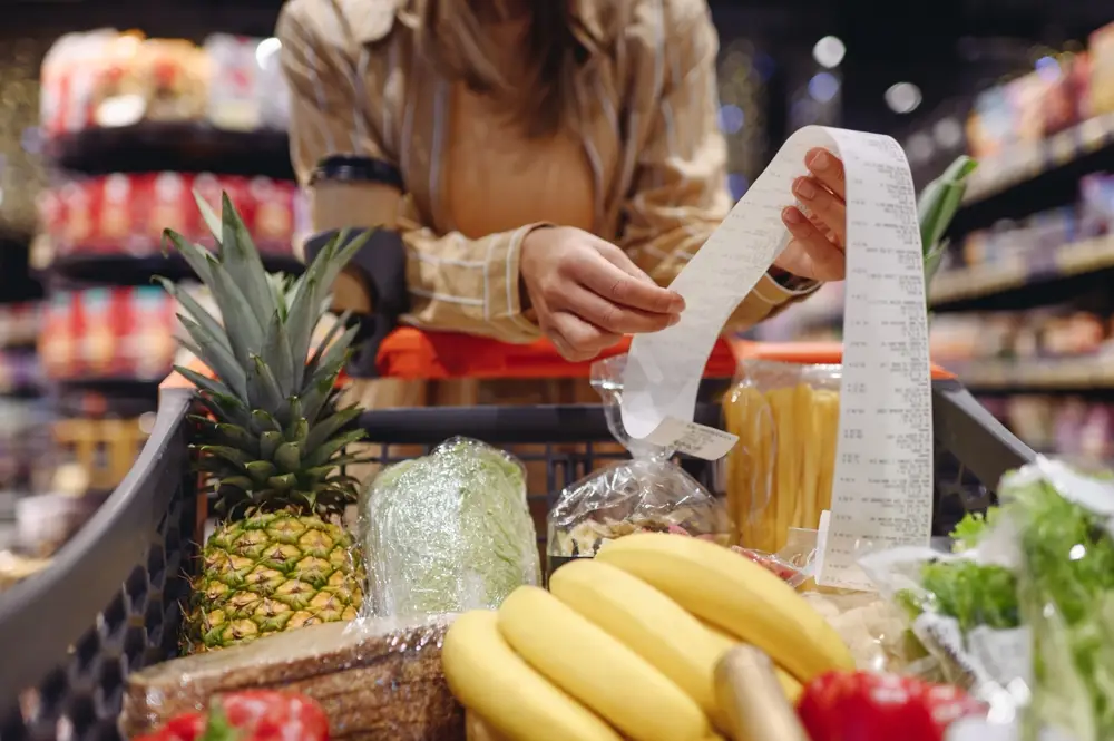 Шок-ценник: 12 продуктов из супермаркета