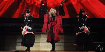 видео со дня рождения Мадонны