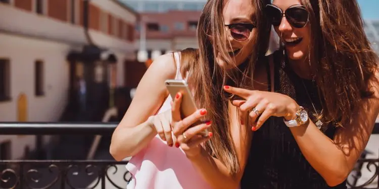 Instagram запустил обмен геолокацией