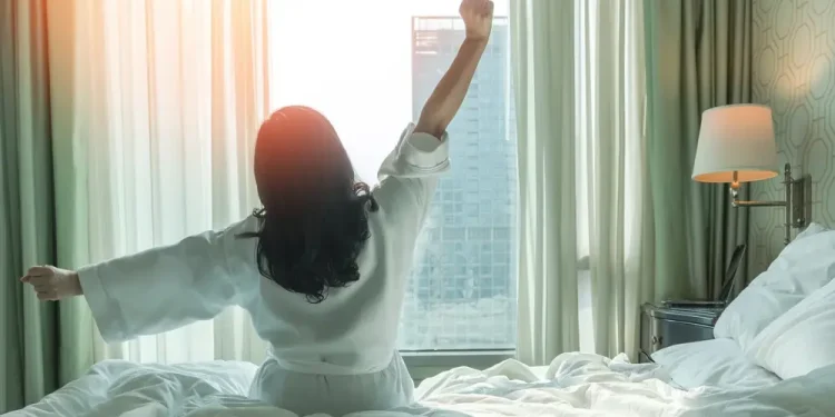 Стоит ли спать в нижнем белье?