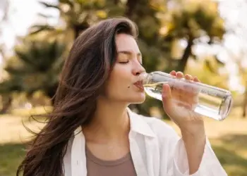 10 признаков того, что вы неправильно пьете воду