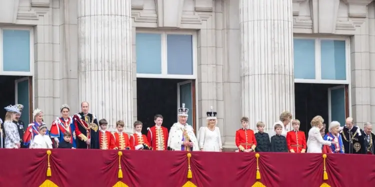 20 самых странных правил британской королевской семьи