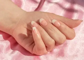 Нужен ли ногтям отдых от лака?