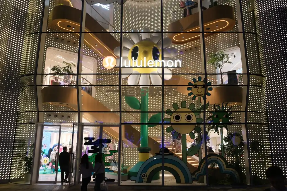 Lululemon подал в суд на Costco