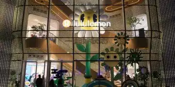 Lululemon подал в суд на Costco