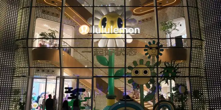 Lululemon подал в суд на Costco