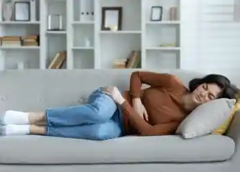 Длительный COVID может вызывать тяжелые месячные