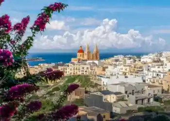 куда проще всего переехать из США