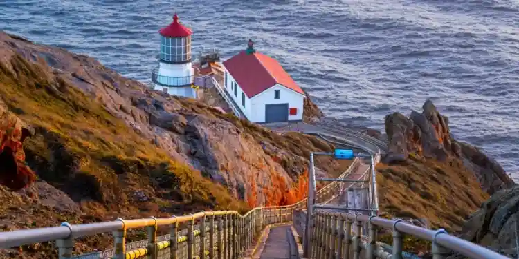 9 удивительных маяков Калифорнии