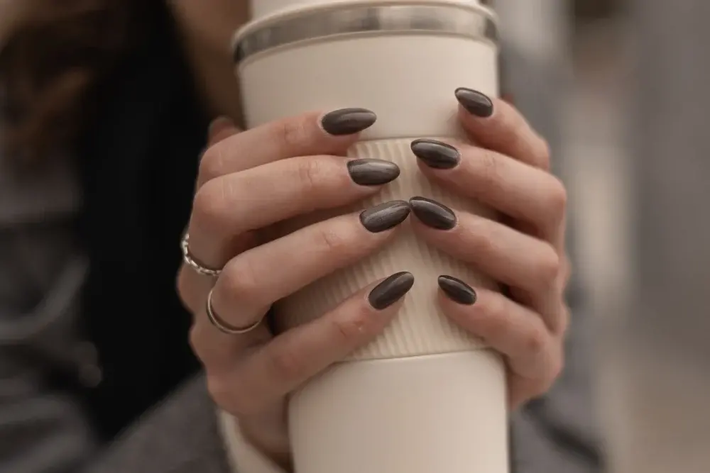 Уютный осенний тренд в маникюре