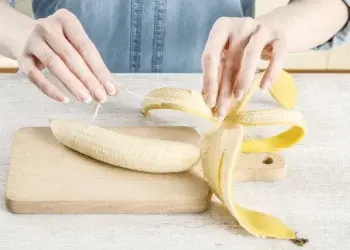 Волокна-ниточки на бананах