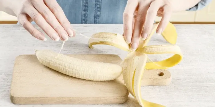 Волокна-ниточки на бананах