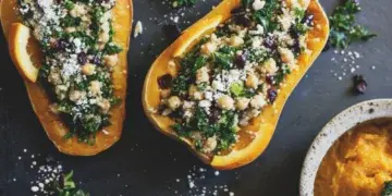 Запечённая тыква с фетой, шпинатом и беконом